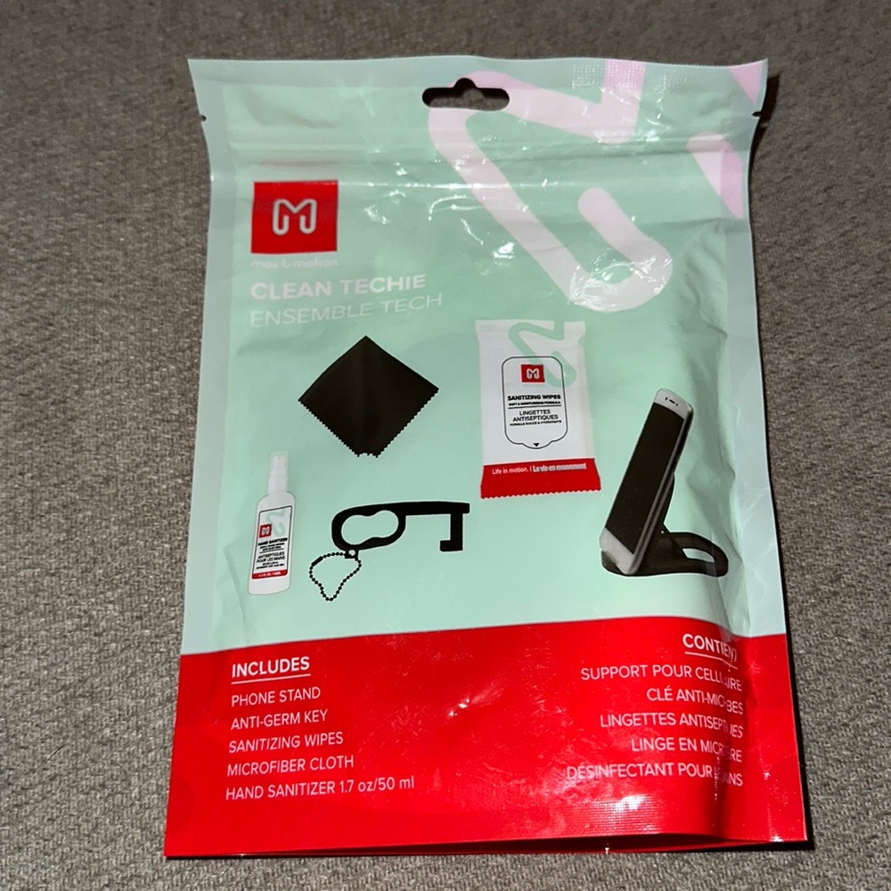 Max & Motion Clean Techie Sanitizer Pack- NWT